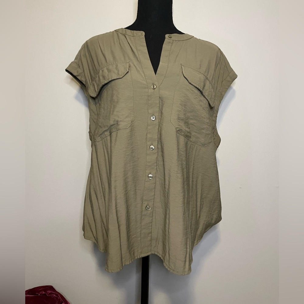 Banana Republic Green Button Down Blouse - Large